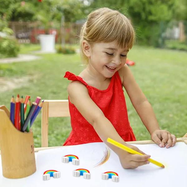 Pakkauksessa 24 sateenkaari pyyhekumia, värikkäitä pyyhekumia, kawaii set, sarjakuva mini sateenkaari pyyhekumia kouluihin, toimistoihin, luonnoshuoneisiin, pojille ja tytöille,