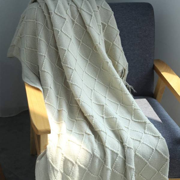 Mjuk stickad ullfilt med tofsar, gosig filt, sofffilt, sovfilt, beige 130 x 230 cm