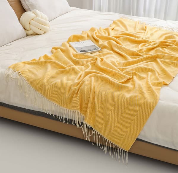 Koselig teppe, sengeteppe, sofa, ullteppe, teppe, pledd, sofateppe, fluffy sofateppe, merinoteppe, fluffy varmt pledd gul yellow 127*172cm