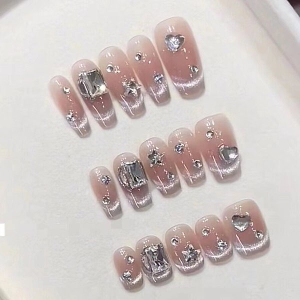 Kort trykk på spiker Medium Coffin Nail Art med 3D luksusdesign Gjenbrukbare falske negler 10 stk med relatert neglekit 4 størrelser