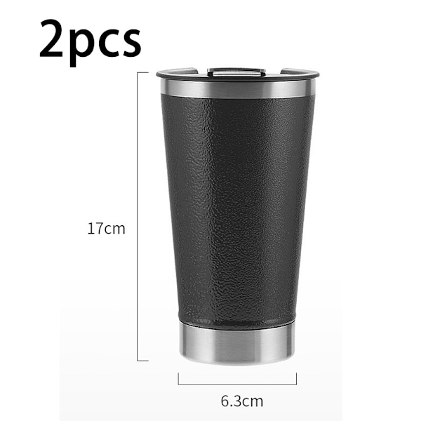 Ruostumattomasta teräksestä valmistettu kuppi, jossa