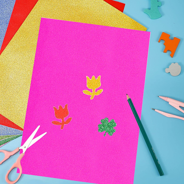 Kimalteleva paperi askarteluun, 56 arkkia värikästä glitterpaperia A4 20 väriä 250g/m² glitterkartonkia askarteluun ja suunnitteluun