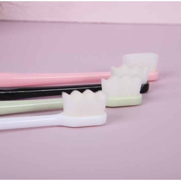 4 kpl Pehmeä Micro-Nano Manuaalinen hammasharja Erittäin pehmeät harjakset