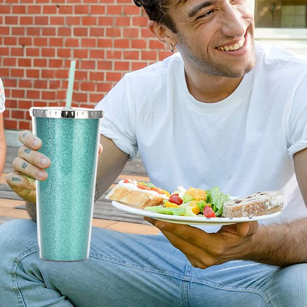 700 ml:n uudelleenkäytettävä kylmävesimuki muovikupista, kaksikerroksinen kiiltävä juomamuki kannella ja pillillä