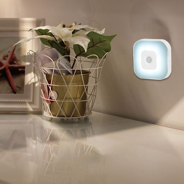 Rörelsesensor Bärbar Nattlampa, Smart Skymningssensor För Adaptiv Belysning, Plug-In Mjukt Sken Skapar Mysig Atmosfär, Energieffektiv LED