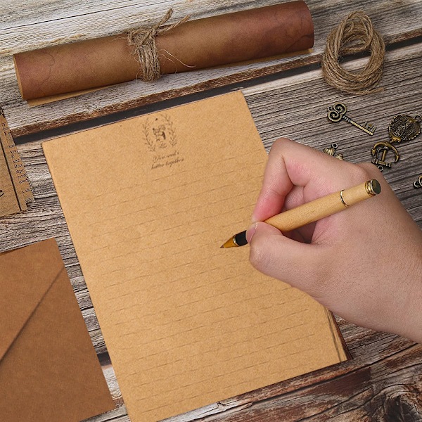 Vintage Papir og Kuverter - Klassiske Ældede Papirdesigns -