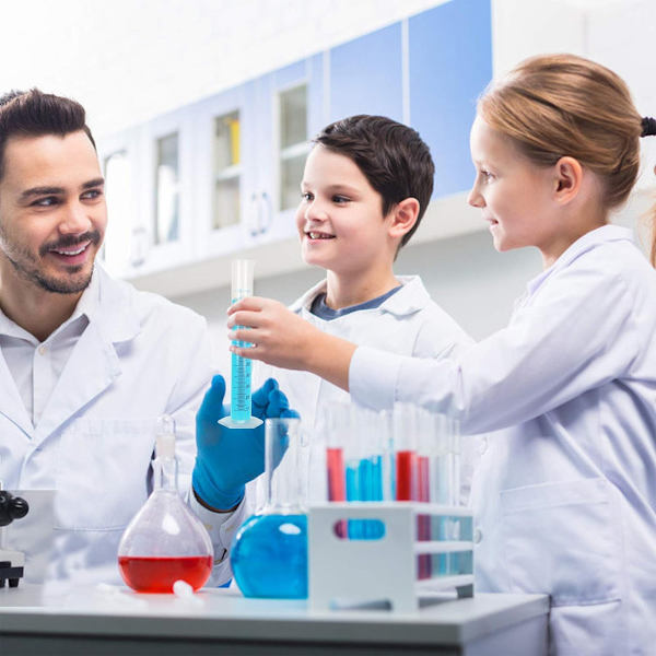 50 ml muovinen mittalasi mittalasi sinisellä asteikolla nesteille, sopii laboratorioihin