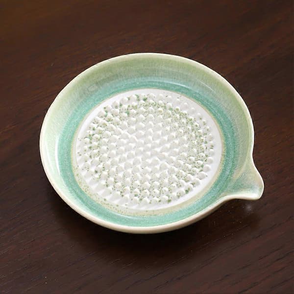 Ceramic Garlic and Ginger Grater - Grating Plate with Sharp Teeth for Fresh Flavors, Multifunctional Storage, Dishwasher Safe Green
