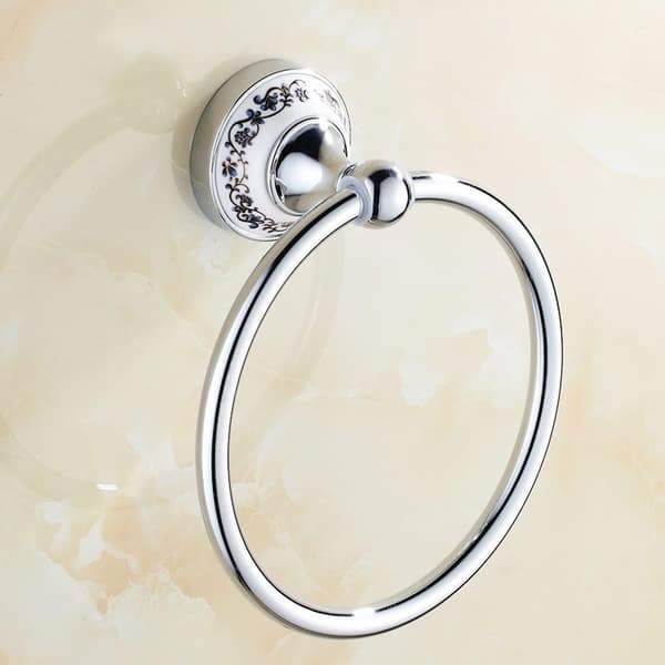 Ett håndkle-ring-blå og hvit porselen forkrommet håndkle-ring