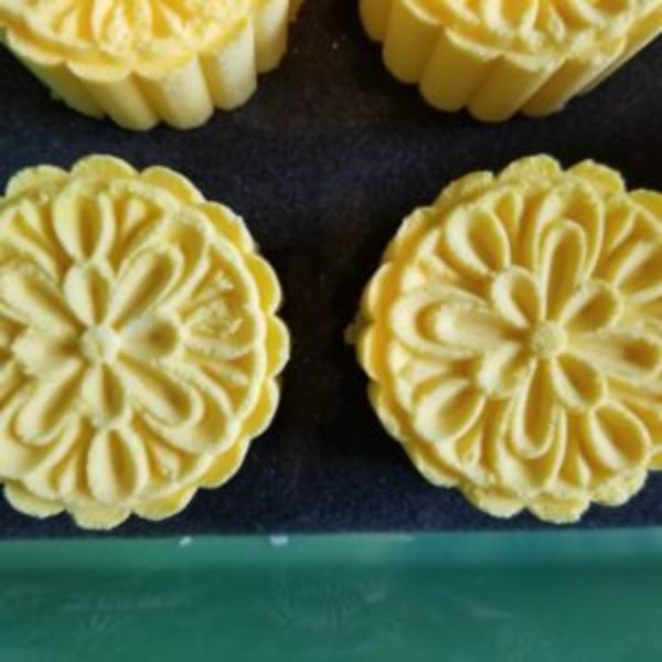 Kylpyammepommin muottisetti ja kylpyammepommit painavat DIY-valmistustarvikkeet