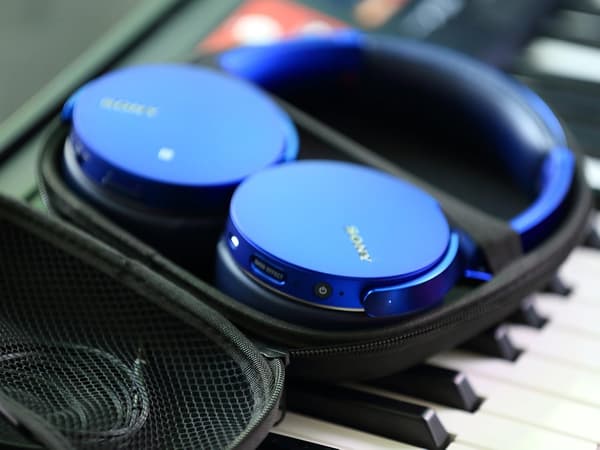 Passar till Sony Multi Portable Stor Hörlursväska