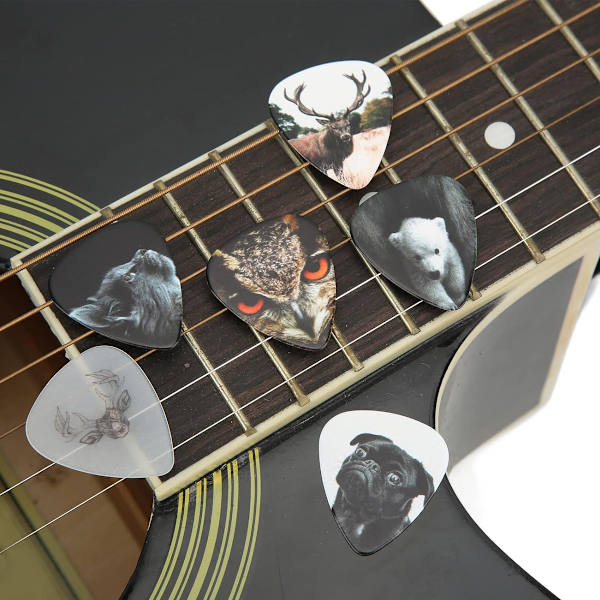 Gitarrplektrum, gitarrplektrumset med läderplektrumhållare och plåtburk, unika konstnärliga celluloidgitarrplektrum för bas och elgitarr