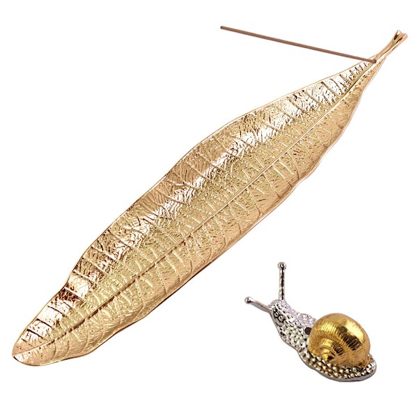 Kestävä seoslehden suitsuketikun pidike söpöllä etanalla,