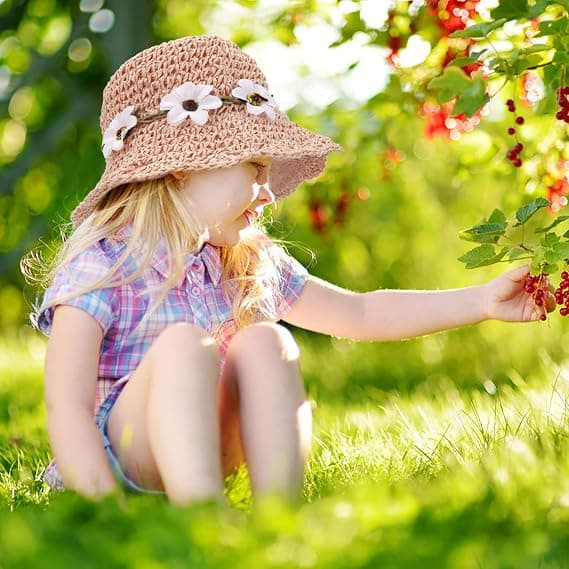 Pige stråhatte Sammenfoldelig solhat (pudder) med blomsterdekoration Sommerhat til børn Strandrejser Vandring