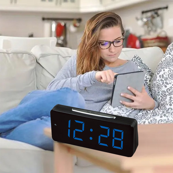 LED väckarklocka digital skrivbordsklocka  hemklocka  lysande klocka