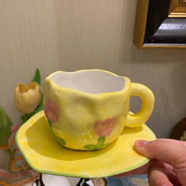 Keramisk kaffekopp, søt rosa damekopp med skål, egnet for kontor og hjem, tåler oppvaskmaskin og mikrobølgeovn (250 ml).