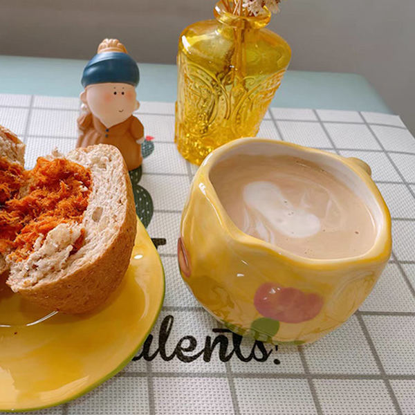 Keramisk kaffekopp, søt rosa damekopp med skål, egnet for kontor og hjem, tåler oppvaskmaskin og mikrobølgeovn (250 ml).