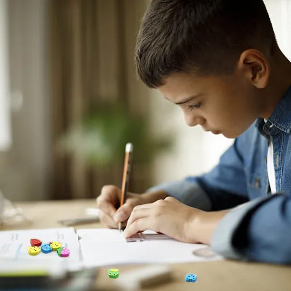Mini viskelær, 120 stk PVC mini viskelær dyr fruktform liten viskelær student stasjonær viskelær for barn gaver studentpremier