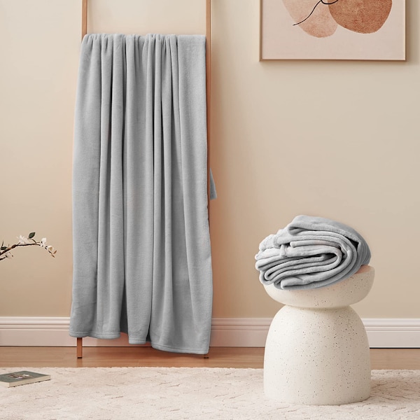 Myk teppe, fluffy teppe, grå - fleece teppe, 150 x 200 cm, XL, varmt sofateppe, koselig teppe, lysegrå, mykt som et stueteppe,