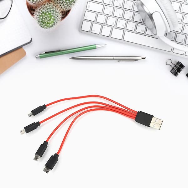 Multi Micro USB Ladekabel 4-i-1 Kabel for Android Telefon Nettbrett Splitter