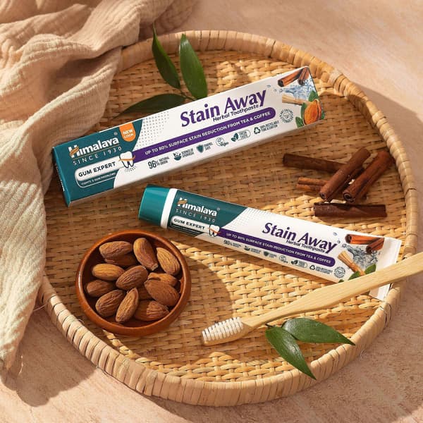 Himalaya Gum Expert Herbal Tandpasta - Stain Away - 75 ml