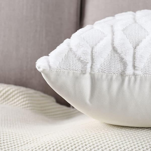 Two-piece soft short pile wool pillowcase set with velvet trim, luxurious style, suitable for sofas and bedrooms, square, 45x45 cm. White