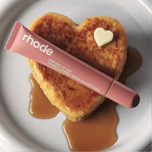 Højkvalitets Rhode Lip Gloss Peptide Lip Treatment Salty Tan Ny Original peach pit