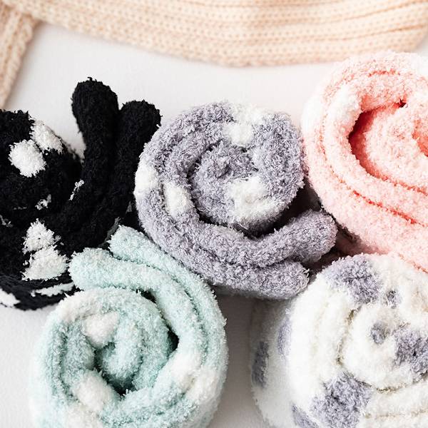 5 par höst och vinter nya golvstrumpor i korall sammet Japanska söta tjejer mjuka kontinuerliga hushållsstrumpor söta lammbroderier (en one size)