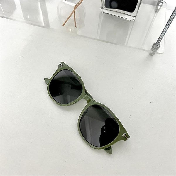 White Frame Sunglasses High Sense to Make Big Face Thin-Looked Summer Polarized Sunglasses Women UV Dark green frame Black Grey le