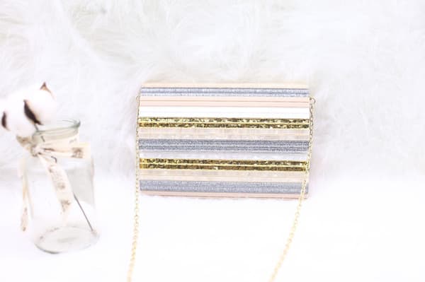 Sequin Sliver Panel Tri-fold Kvällsväska i akryl