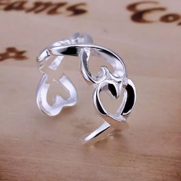 Silver Ring med 6 st Sammanflätade Hjärtan - Justerbar Silver one size