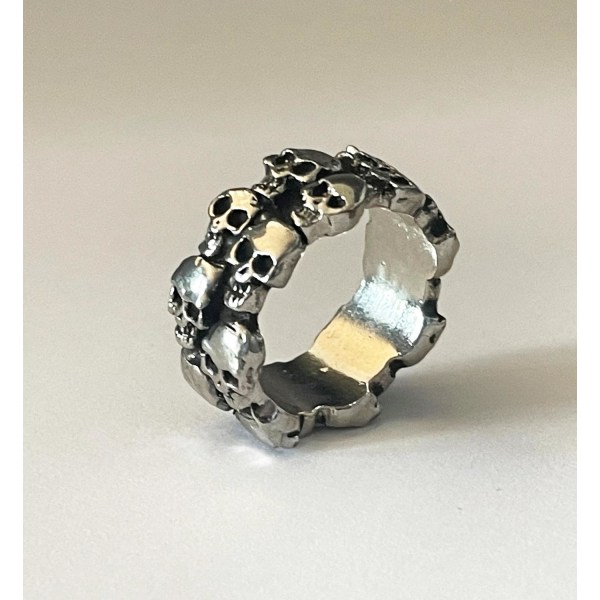 Cool Silver Ring med Döskallar / Dödskallar i 2 Rader - Stl 19,5 Silver