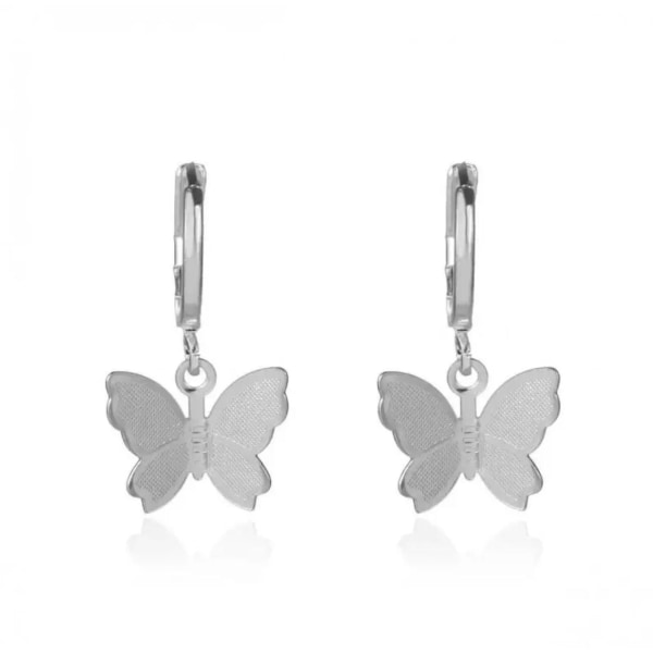 Vackra Silver Örhängen Dekorerade med Fina Mönstrade Fjärilar Silver