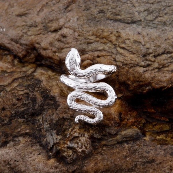 Unik Silver Ring med en fint Mönstrad Orm / Snake - Justerbar Silver one size