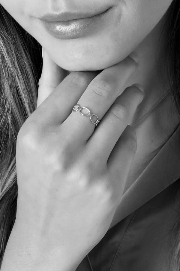 Ring i Rostfritt Stål - Sammanflätade Länkar - Silver -Justerbar Silver