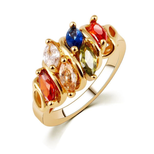 Guldfärgad Ring med kristaller i olika färger - Stl 18,95