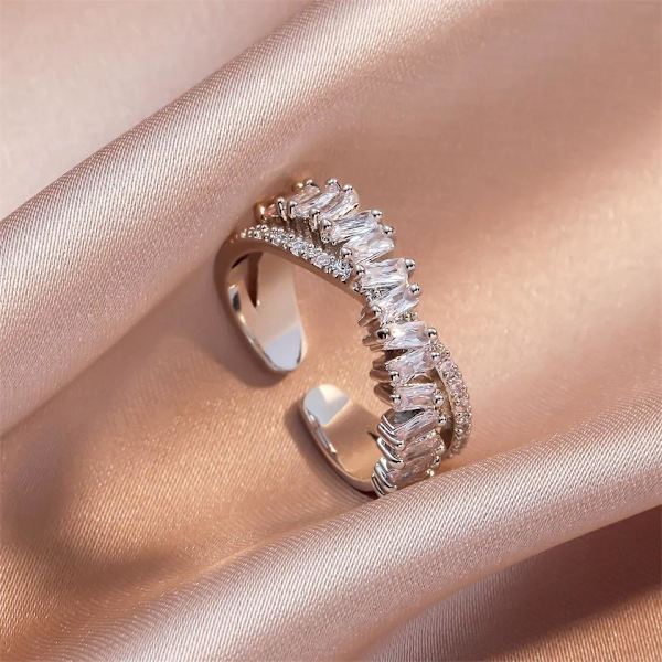 Silver Ring i Stål med Vita Kristaller - Guldpläterad -Justerbar Silver
