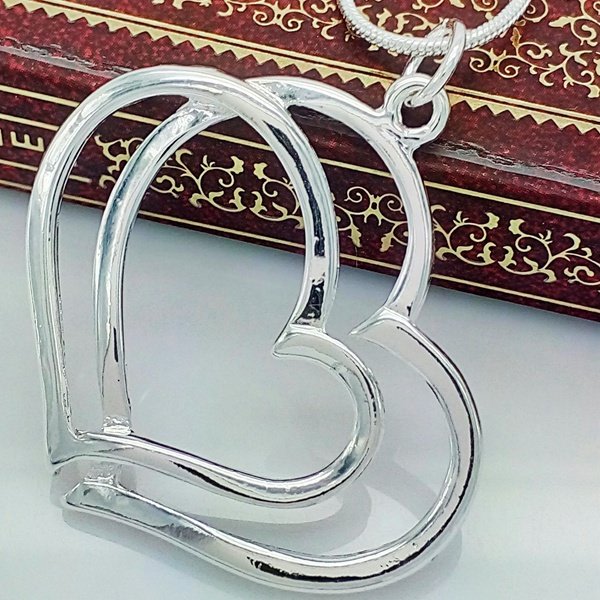 Silver Halsband - Stilrent med Dubbla Hjärtan / Heart Silver