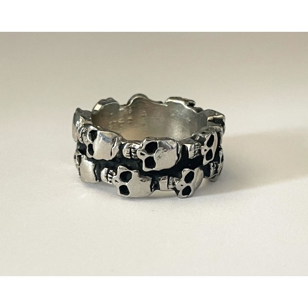 Cool Silver Ring med Döskallar / Dödskallar i 2 Rader - Stl 20 Silver