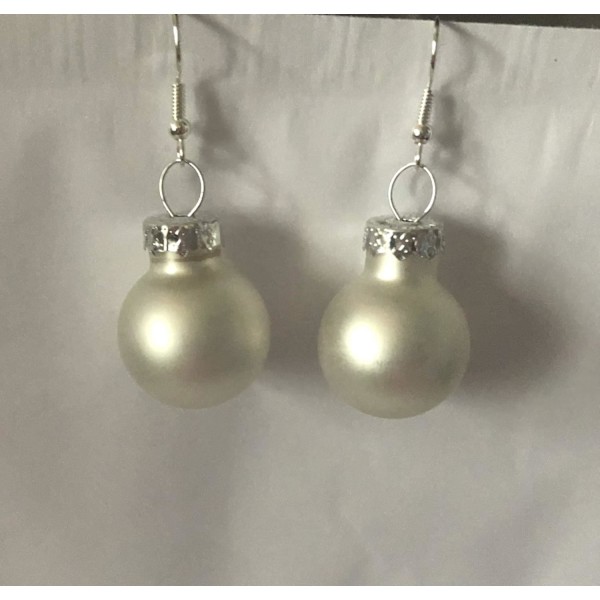 Silver Örhängen till Jul/Christmas - Vit Pärlemor Matta Julkulor Vit