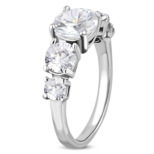 Ring med 5 klara Cubic Zircon Rostfritt stål 316L - Stl 18,14
