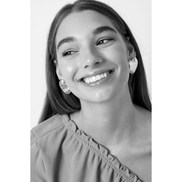 Blanka Statement Stud Örhängen med Stora Hjärtan / Hjärtformade - Silver Silver
