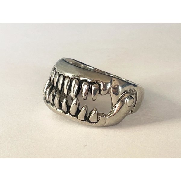 Cool Silver Ring - Mun med Tänder / Djävulens Tänder - Stl 20 Silver