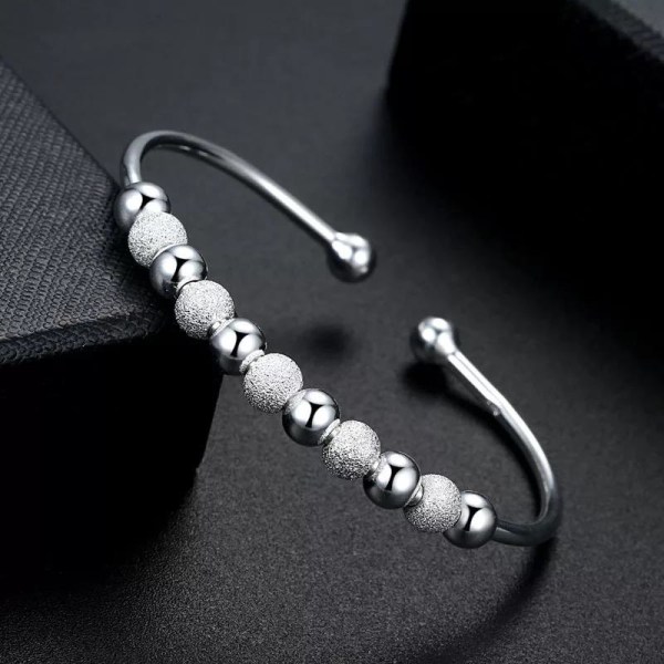 Stelt Silver Armband / Bangle - Blanka & Frostade Bollar / Kulor Silver