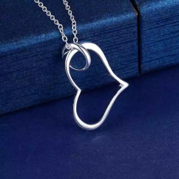 Silver Halsband - Stilrent med Enkelt Hjärta & Cirkel Silver