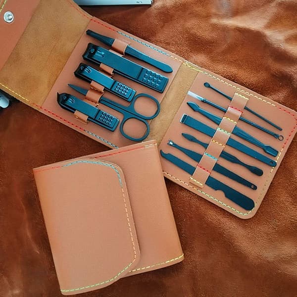 Manicure sæt - 12 dele Brown