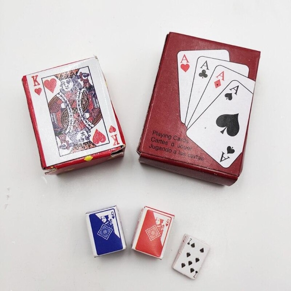 Korttipakka miniformaatissa Red