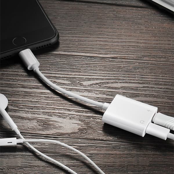 Applen kanssa yhteensopiva jakaja - 2x Lightning White