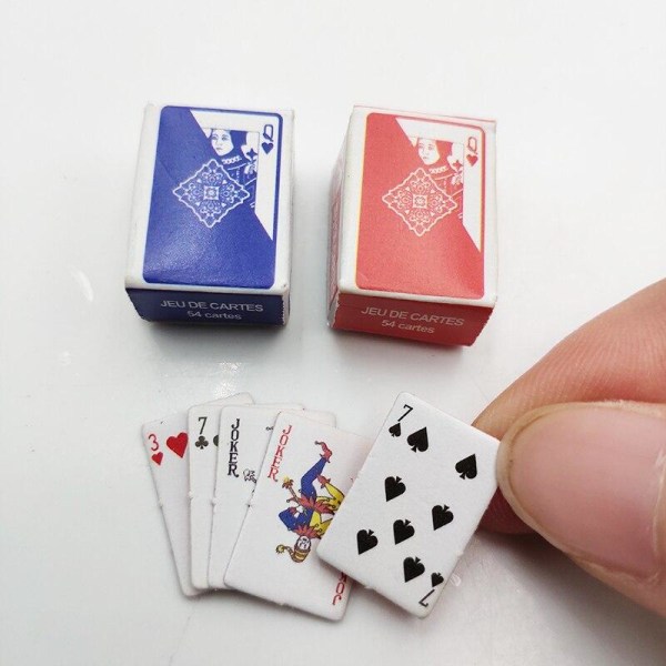 Korttipakka miniformaatissa Red