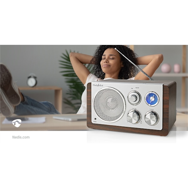 FM-radio pöytämuotoilulla ja virtalähteellä, ruskea Multicolor